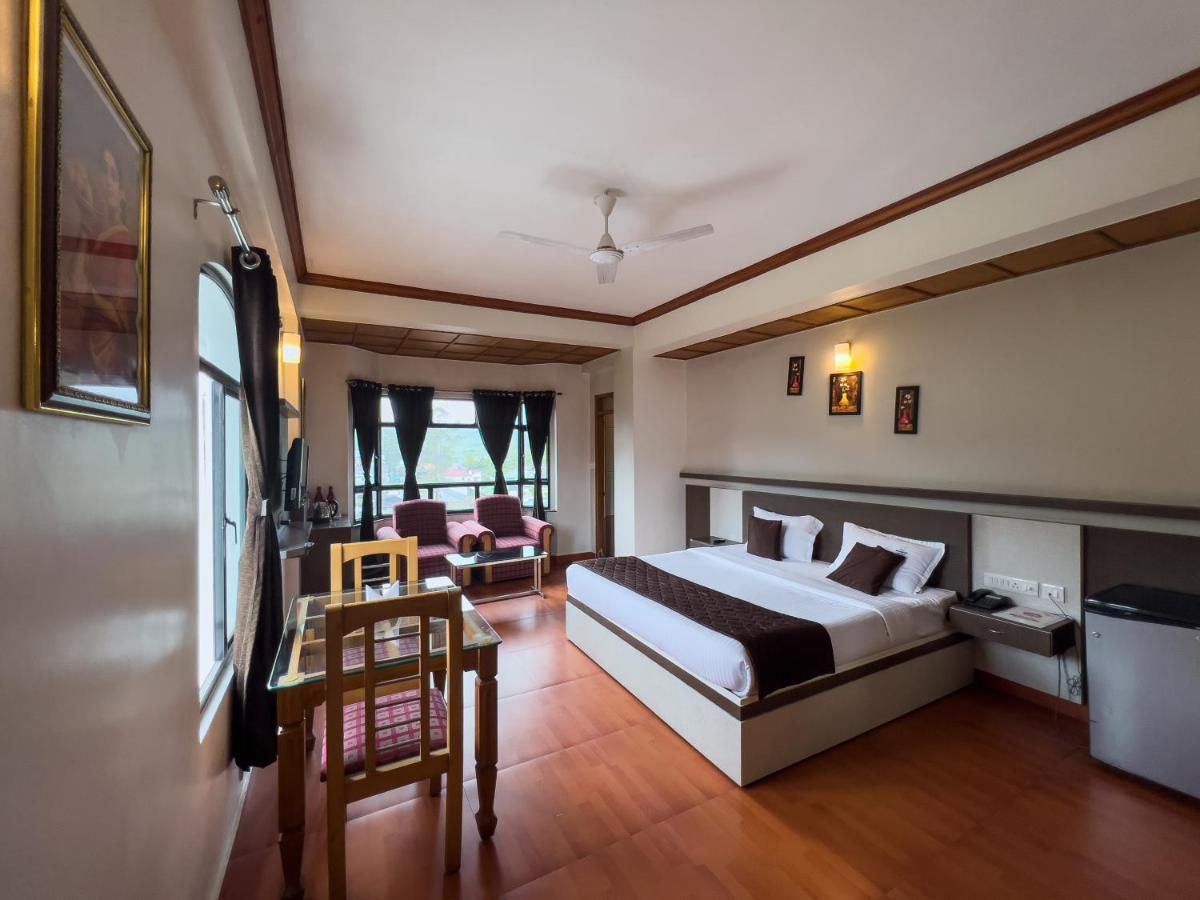 Munnar Castle Hotel Exterior photo