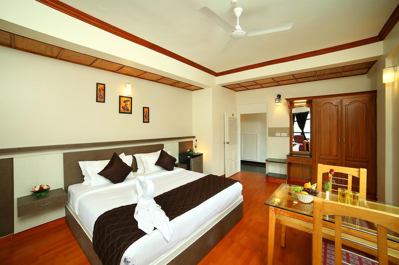Munnar Castle Hotel Exterior photo